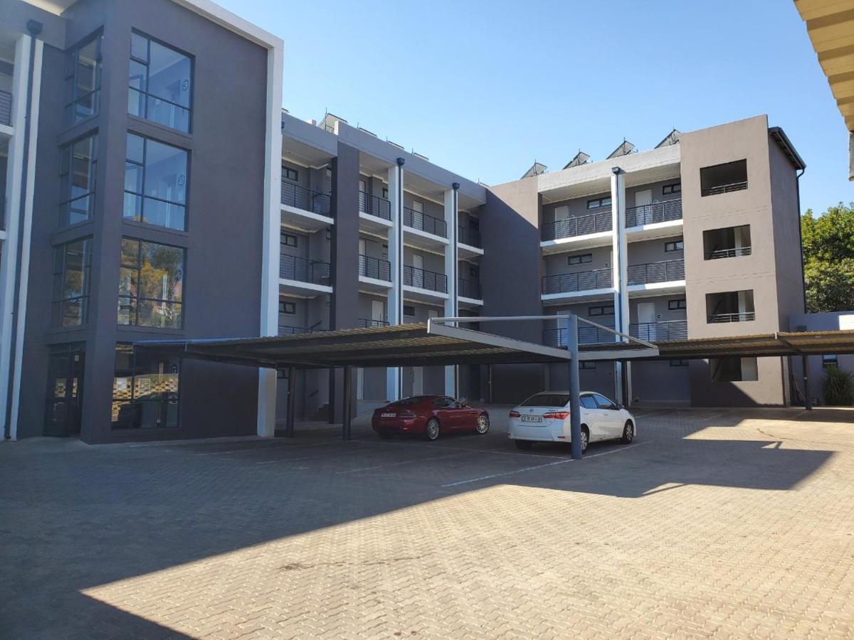 Odyssey Luxury Apartments - Back Up Generator Johannesburg Exterior photo