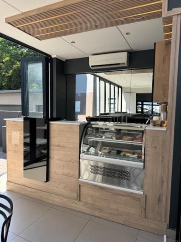 Odyssey Luxury Apartments - Back Up Generator Johannesburg Exterior photo