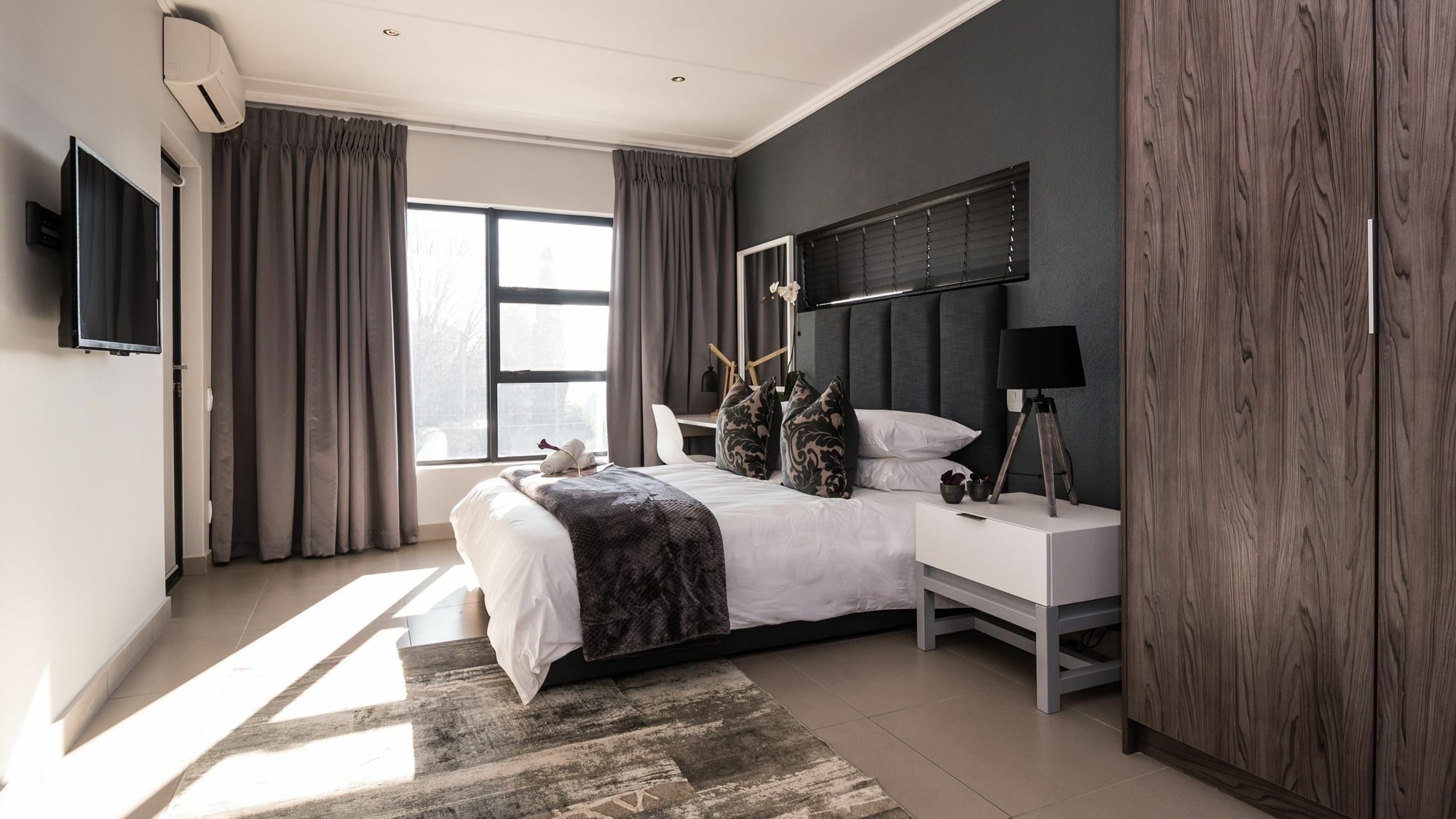 Odyssey Luxury Apartments - Back Up Generator Johannesburg Exterior photo